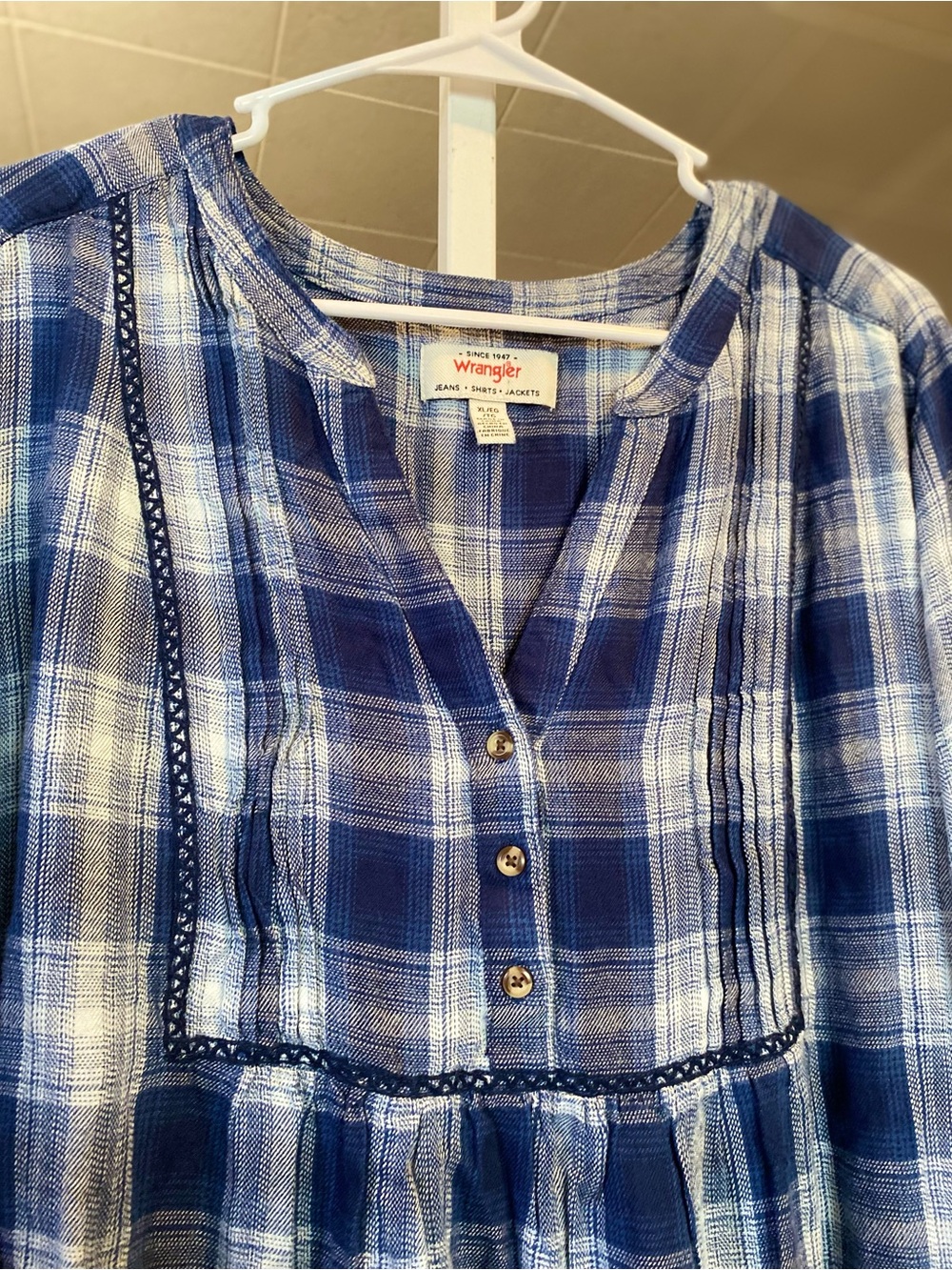 Wrangler Navy and White Plaid Button-Up Shirt - Picture 3 of 4